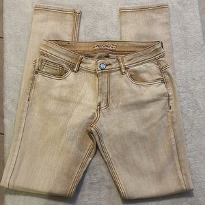 Women Straight Leg Jeans in Washed Beige
